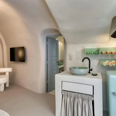 Apartment Oias Local Cave *