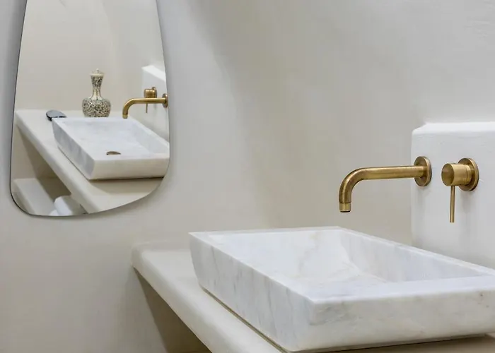 Oias Local Cave * Oia